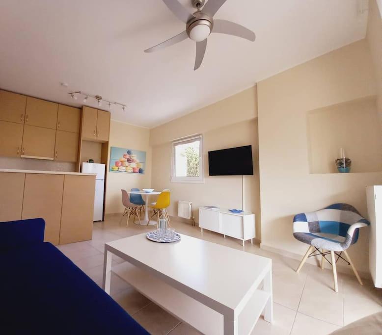 Apartamento (C4) Blue -Spacious 1bdr corner flat/balcony/view Atenas Exterior foto