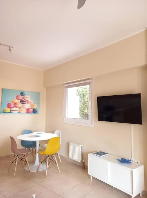 Apartamento (C4) Blue -Spacious 1bdr corner flat/balcony/view Atenas Exterior foto
